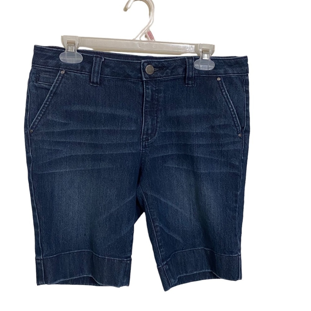 Apt 9 ladies Bermuda blue denim shorts size 8